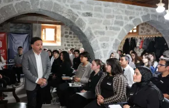 Vali Çiçek, Mektep Melikgazi Sosyal Bilimler Akademisi'ni ziyaret etti