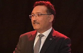 Vali Çiçek'ten Öğretmenler Günü Mesajı: 'Geleceğe Umutla Bakmamızı Sağlayan Sizlersiniz'