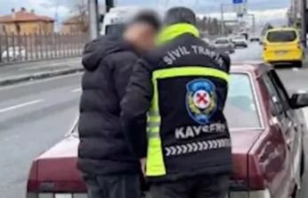 Yüksek ses müzik ile çevreye rahatsızlık veren sürücüye 53 bin liralık cezai işlem ve trafikten men