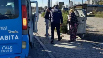 Çöp kenarında duygu sömürüsüne karşı uyarı