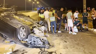 Erciyes 38 FK kafilesi denk geldikleri trafik kazasına müdahale etti
