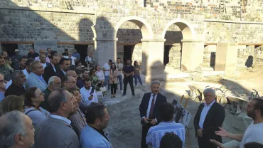 Kayseri'de Tarihi Gön Han, temellerinden yükseliyor