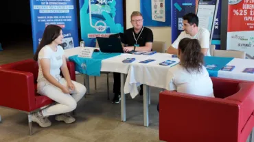 Üniversite Öğrencilerine Standlı Karşılama