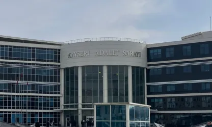 Yakınlarının evini kurşunlayan şahıs suçlamayı reddetti