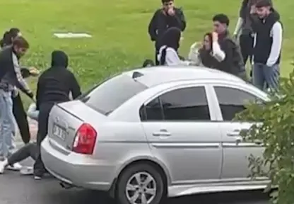 Kız öğrenciler arasında 'saç başa' kavga