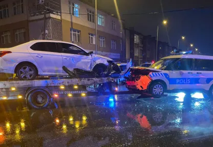 Polis otosu ile otomobil çarpıştı: 1 kişi yaralandı