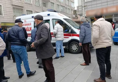 Psikolojik rahatsızlığı bulunan şahıs 3 kişiyi bıçakla yaraladı