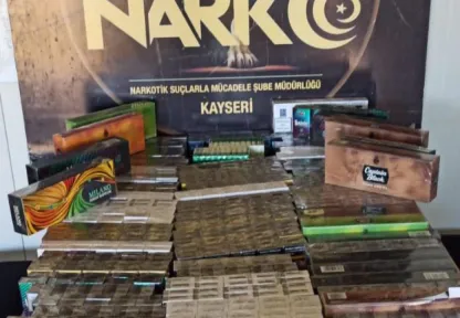 Şüphe üzerine durdurulan araçta kaçak ürünler ele geçirildi