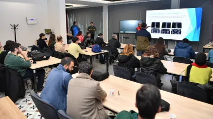 Başkan Büyükkılıç, Bilişim Akademisi dersine katıldı