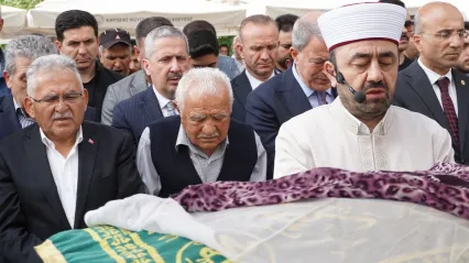 Başkan Memduh Büyükkılıç'ın yengesi defnedildi