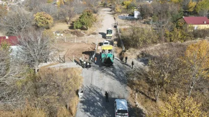 Bünyan'da cam teraslar bölgesine güvenli ulaşım için asfalt çalışması