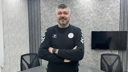 Erciyes'te kayak yapacaklara uyarı: 'Eğitimsiz ve kalitesiz ekipmanla dağa çıkmayın'