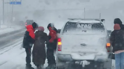 Erciyes yolunda mahsur kalan araçlara AFAD ekipleri müdahale etti