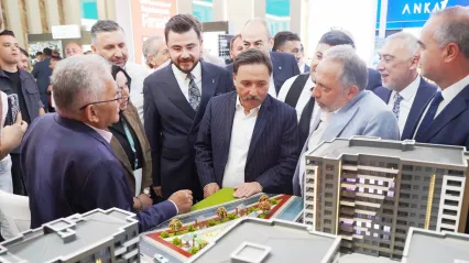 Kayseri'nin ilk konut ve yapı fuarı, düğün salonunda açıldı