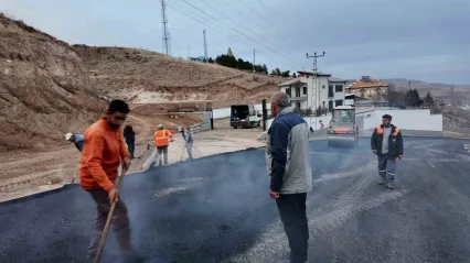 Kırsalda Altyapı Atılımı: Küpeli'ye 5.300 Ton Asfalt ile Yeni Yollar