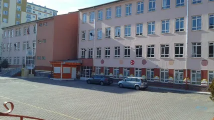 Okulda fenalaşan 8 yaşındaki öğrencisi hayatını kaybetti