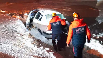 Pınarbaşı-Gürün yolunda mahsur kalan vatandaşlar kurtarıldı