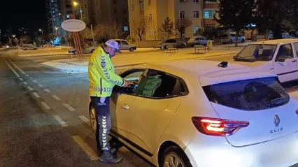 Polis ekiplerinden makas atma ve kırmızı Işık ihlallerine ceza