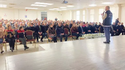 Yeşilhisar ve Hacılar'da 'En İyi Narkotik Polisi Anne' konferansı düzenlendi