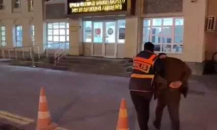 Aracın tekerlerini kesen şüpheli kamera incelemeleri ile yakalandı