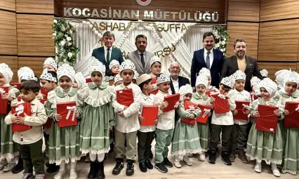 Ashab-ı Suffa Kur'an Kursu Minik Öğrencilerinden Dönem Sonu Programı