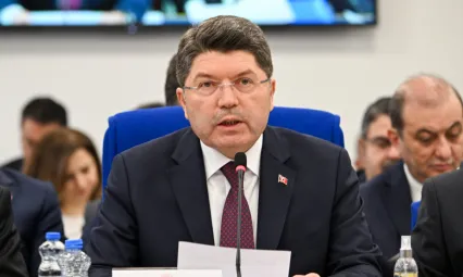 Bakan Tunç, '12 ceza, 5 hukuk dairesi olmak üzere 17 yeni daire faaliyete geçirdik'