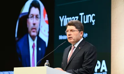 Bakan Tunç, 'Şehitler verdiğimiz terör belasından kurtulmanın eşiğindeyiz'