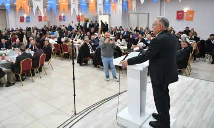 Başkan Büyükkılıç, Ak Parti Danışma Meclisi'nde icraatlarını anlattı