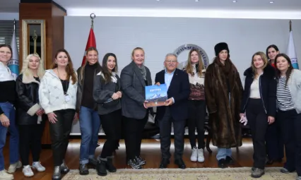 Başkan Büyükkılıç, Paris'ten gelen ziyaretçilere Kayseri'yi Tanıttı