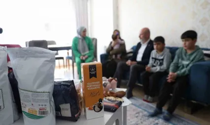 Başkan Çolakbayrakdar: 'Türkiye'de ilklere imza atan çalışmalarla model oluyoruz'