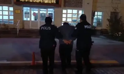 Boşanma aşamasında olduğu eşinin telefonunu zorla alan eş yakalandı