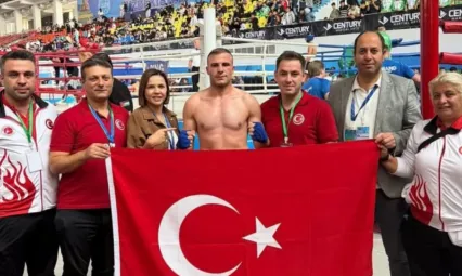Bünyanlı Bekir Tosun Kick Boks'ta dünya şampiyonu oldu
