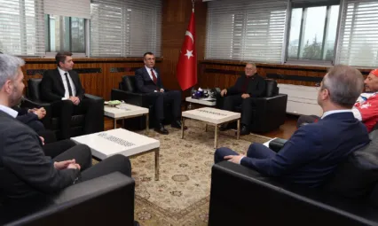 Dağcılık Federasyonu Heyeti Başkan Büyükkılıç'ı Ziyaret etti