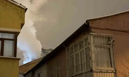 Danışment'teki Çatı Yangını 2 Saatte Kontrol Altına Alındı