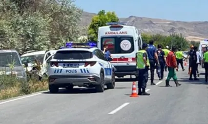 Hasanarpa Mahallesi'nde feci kaza: 1 ölü 8 yaralı