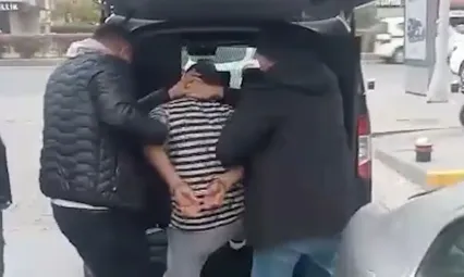 Hırsızlık suçundan aranan firari yakalandı