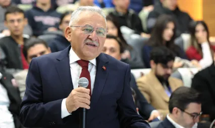 Kayseri Girişimcilik Zirvesi'nde Genç Girişimcilere Destek