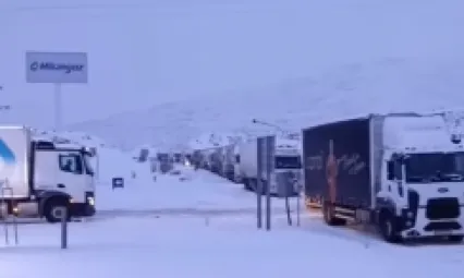 Kayseri/Sivas karayolu tüm araç trafiğine kapalı