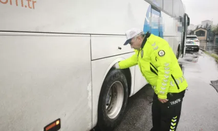 Kış lastiği denetimlerinde 20 araç kontrol edildi