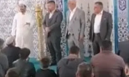 Nevşehir'de bir imam, muhtar adaylarını tekbirlerle kucaklaştırdı