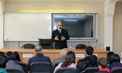 Öğretmen Başkan, gençlere tecrübelerini anlattı