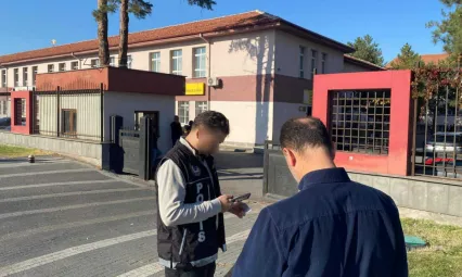 Polis ekiplerinden Narko-Okul uygulaması