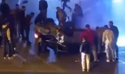 Polisten kaçan araç takla attı: 2 yaralı