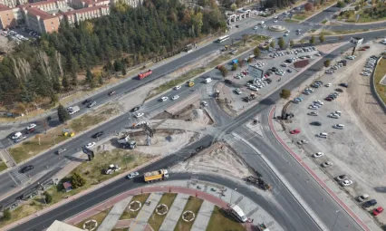 Talas Bulvarı'ndaki Kavşak Düzenleme Çalışmaları Devam Ediyor