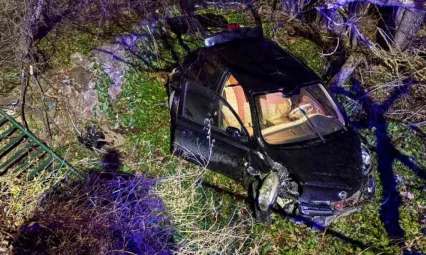 Talas'ta Ehliyetsiz Sürücü Bahçe Duvarından Uçtu