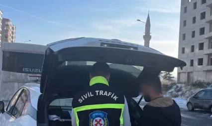 Trafiği tehlikeye sokan araç sürücüsüne 47 bin lira ceza