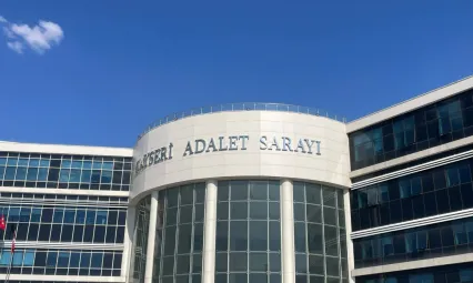 Uyuşturucu ticaretiyle yargılanan sanık 12 yıl 6 ay hapis cezası aldı