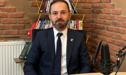 YRP İl Başkanı Özcan, '35 yıllık yöneticiler görevi dün almış gibi davranıyor'