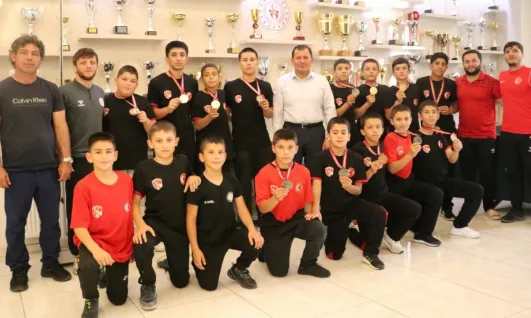 Kayserili güreşçiler 11 madalyayla döndü
