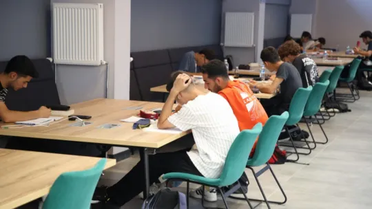 'Akıl Küpleri' öğrencilerin akınına uğradı